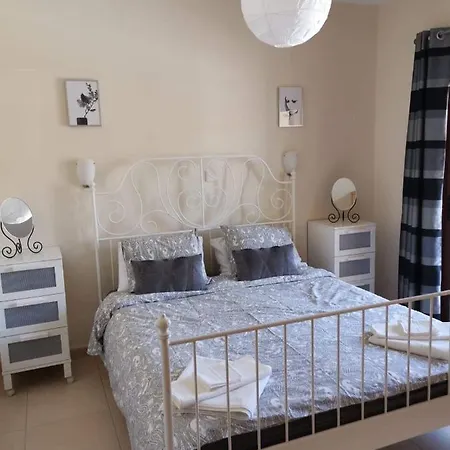 Inviting 2-bed In Daire